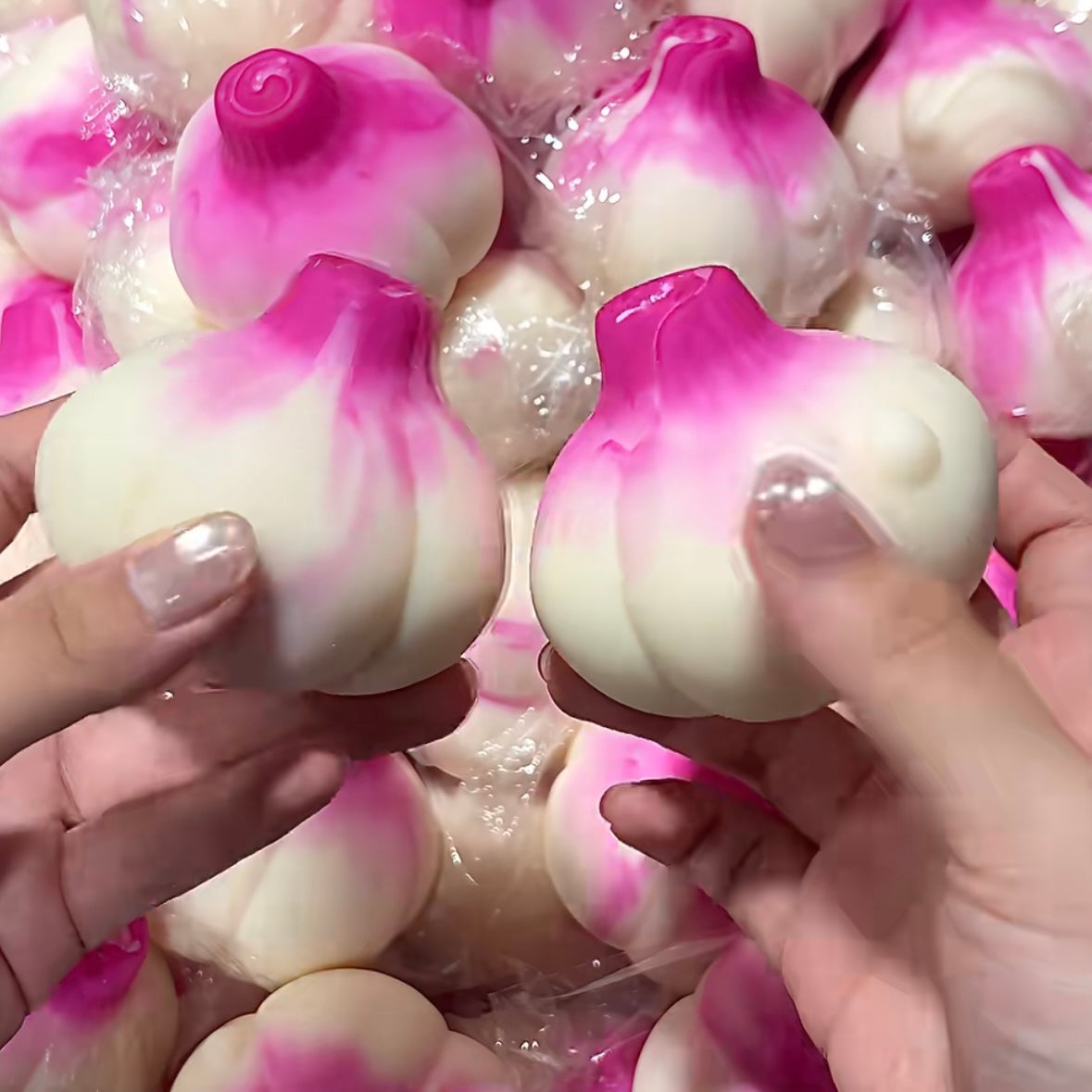 Crunchy Onion Bead & Clay Base Stress Ball Squishy Stress Relief Decompression Toy