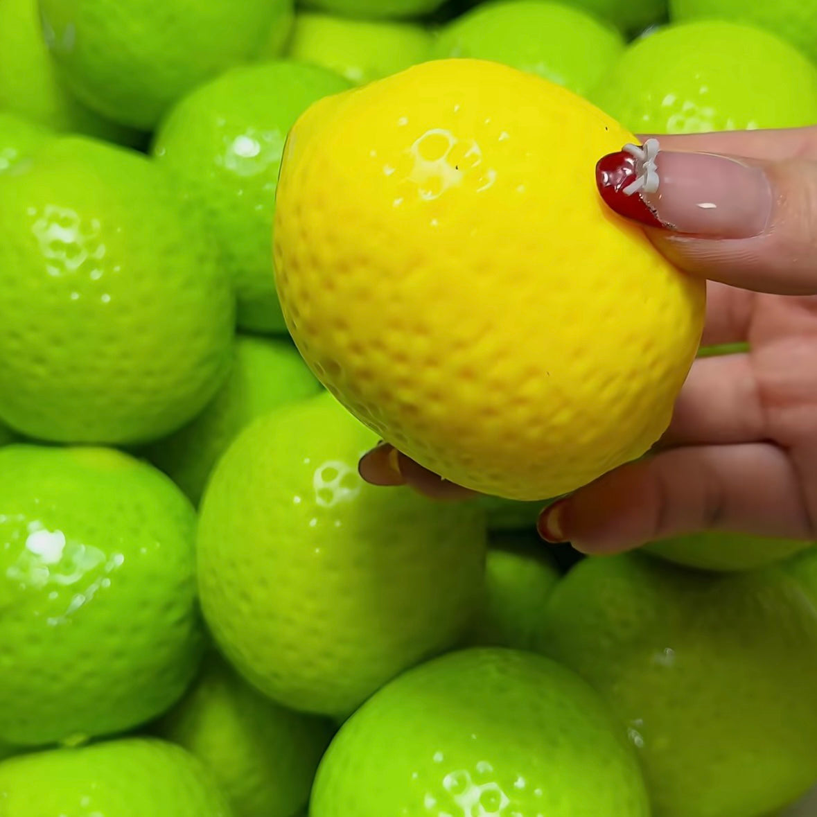 Crunchy Color-Changing Lemon Stress Ball Squishy Bead & Clay Base Stress Relief Decompression Toy