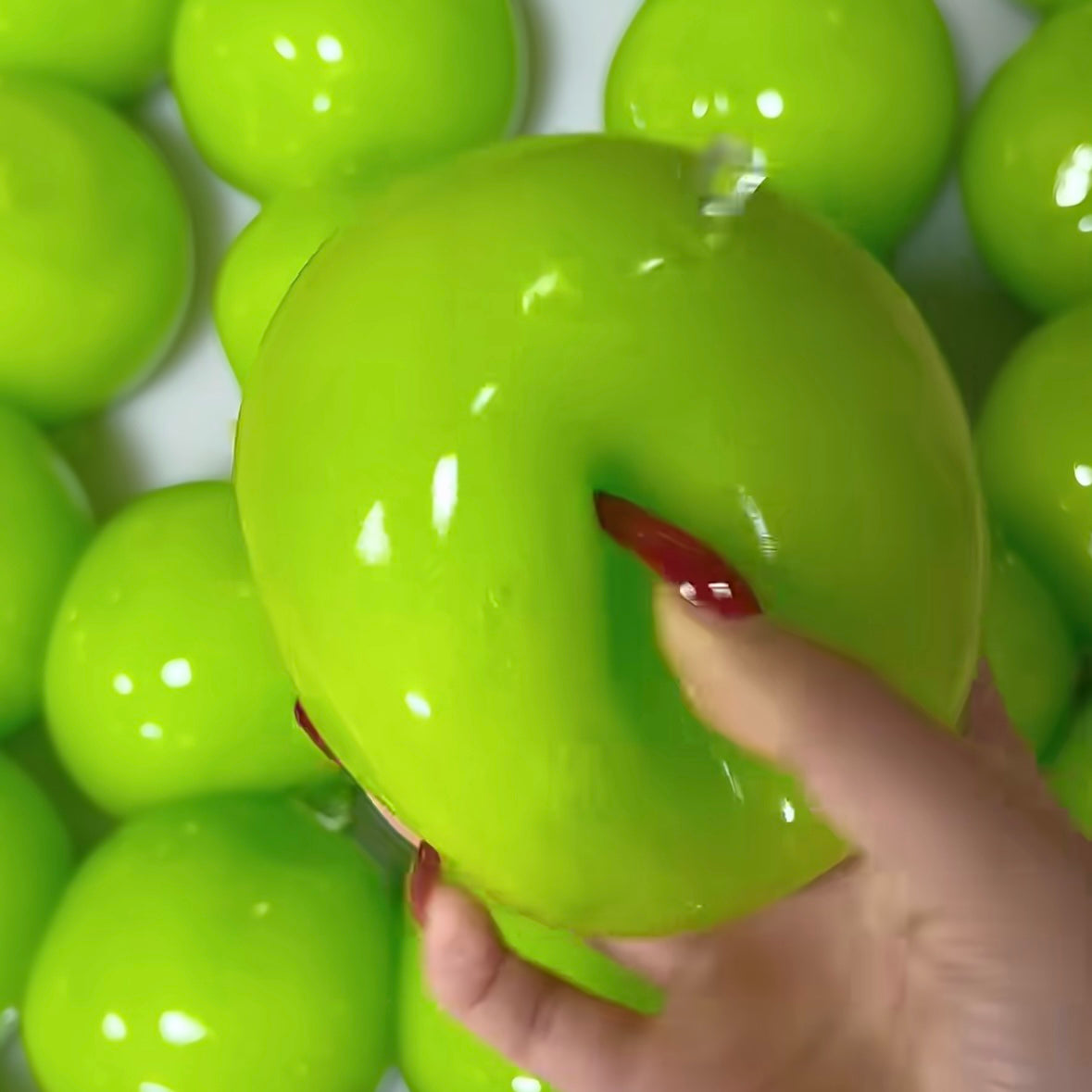 Apple Shape Vasline & Crisp Satisfying Sound Stress Ball