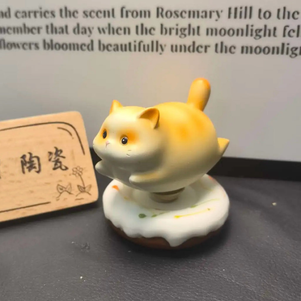 Household Creative Ceramics Kitten Cat Rotating Ornament Car Accessories