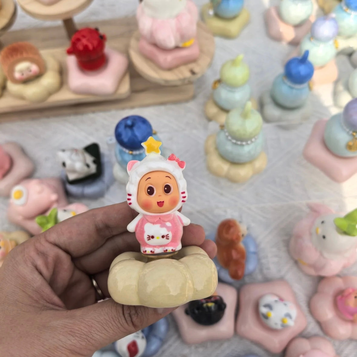 Household Creative Ceramics Twinkle Twinkle Rotating Ornament Car Accessories